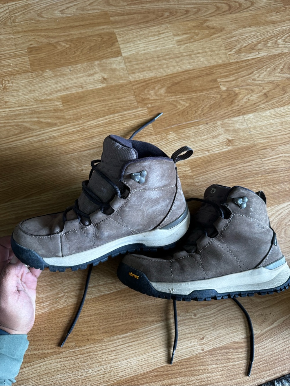 Oboz Women's Sphinx Mid Insulated Waterproof hiking boots